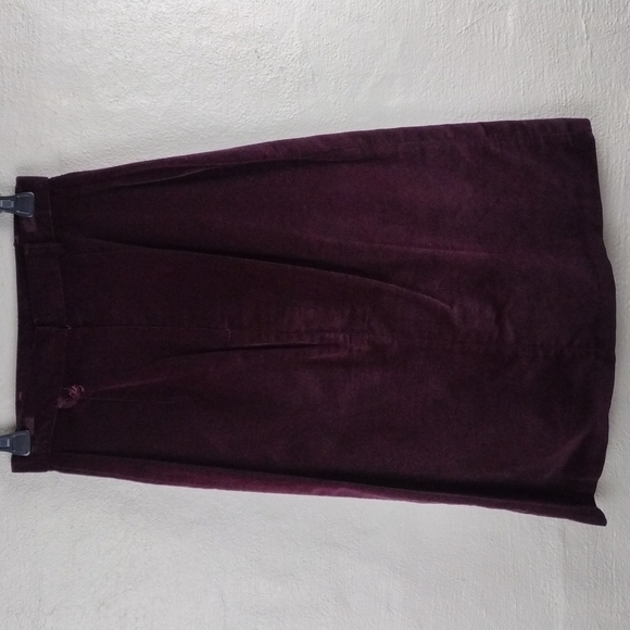 MJ Concepts In Sportswear Vintage Burgundy Velvet Zip Back Straight Midi Skirt - Picture 5 of 13